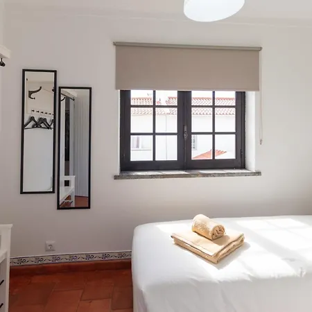 Classic Waves Hostal *