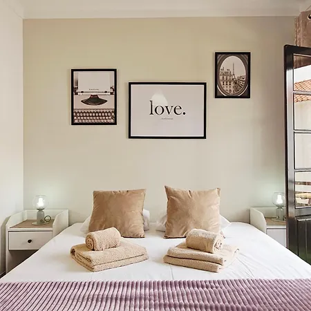Classic Waves Albergue