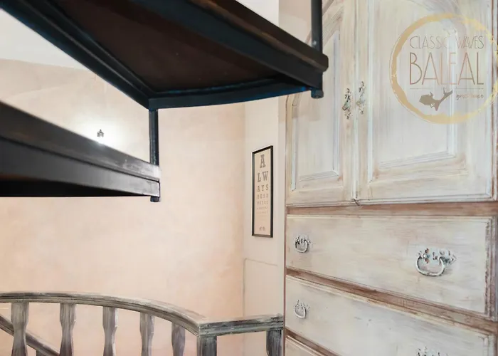 Classic Waves Albergue